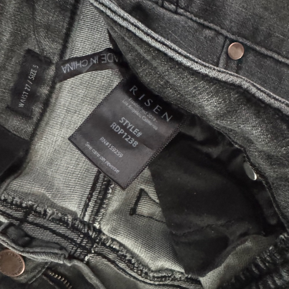 Women's Risen Jeans - Picture 3 of 4